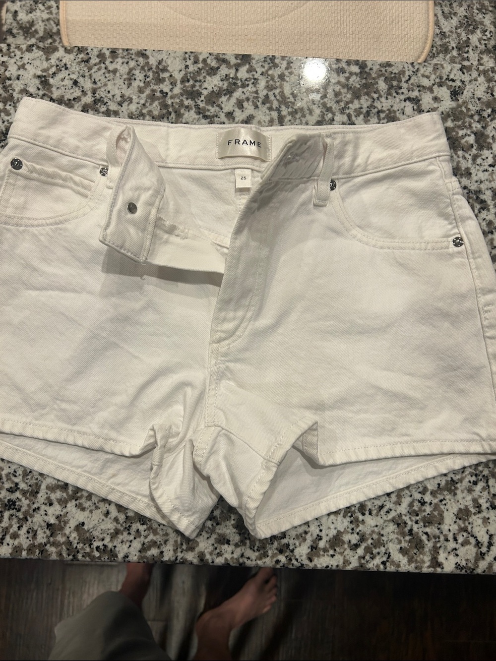 Frame Denim Hang White Shorts Women Size 25 4000728